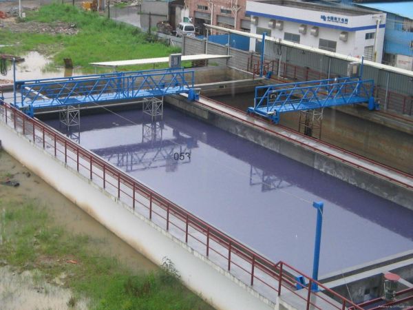 行車式刮吸泥機